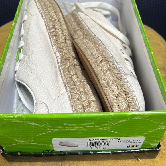 Brand New!! Sam Edelman Dylan white leather sneakers - Size 6 but fits 6.5-7. - Picture 4 of 4